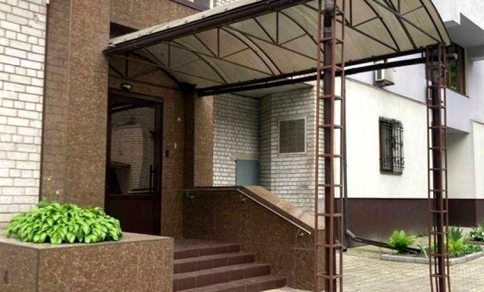 Старокозацька вул. (Комсомольська), 40