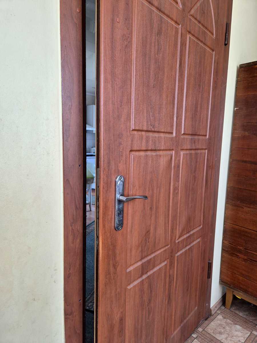 1844057795661663