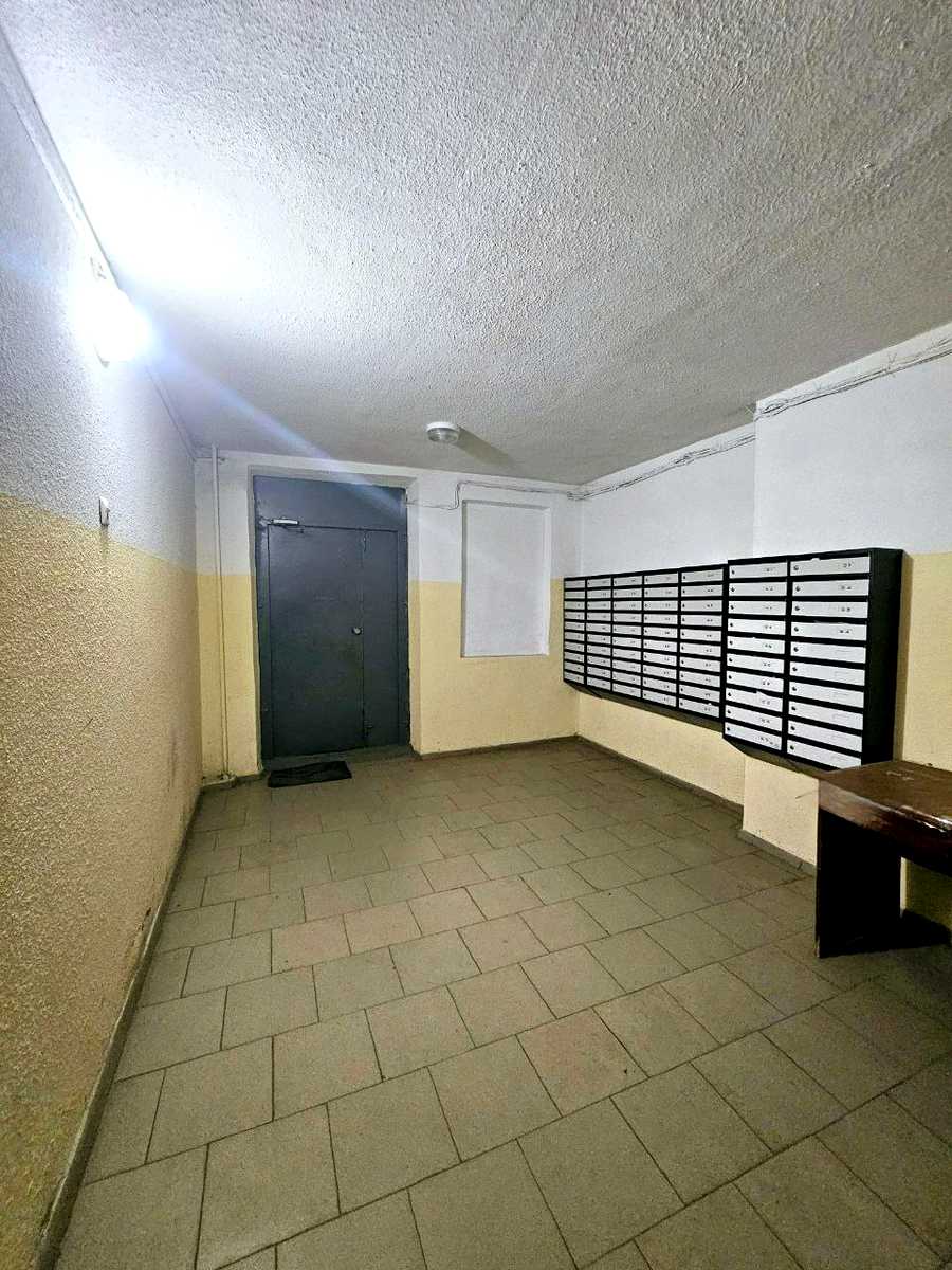 1829748235911917