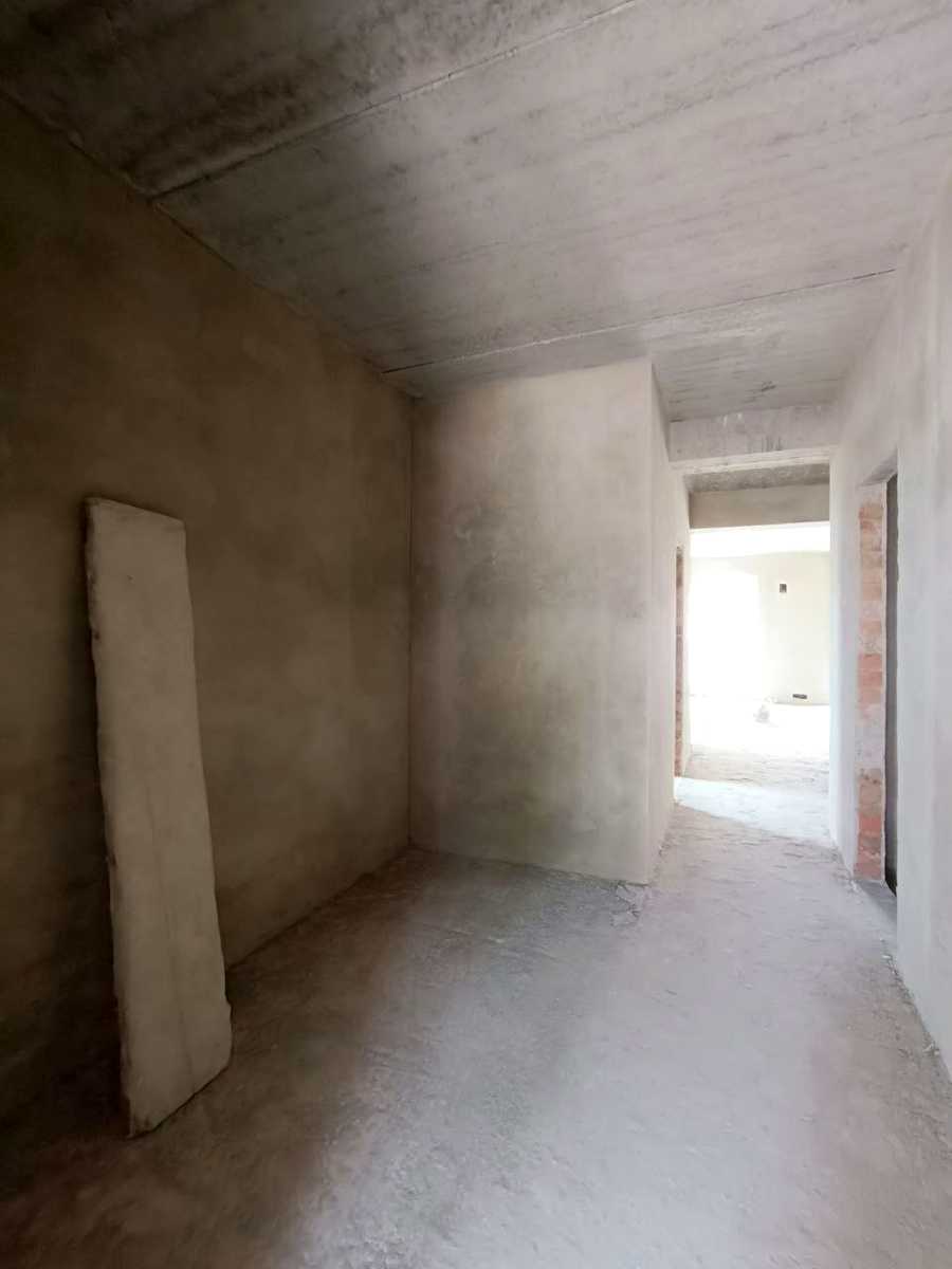 1835247971672314