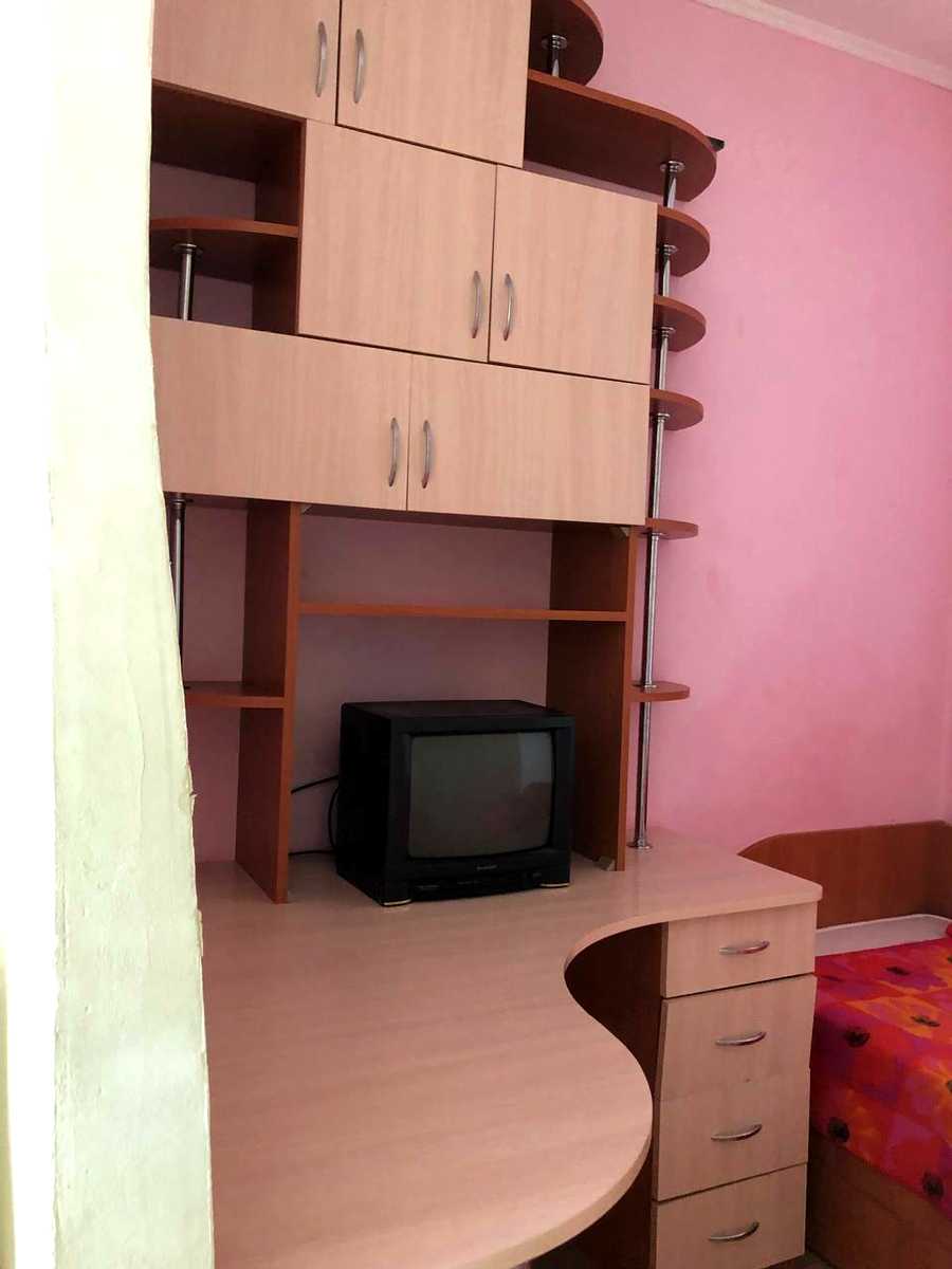 1795502782618573