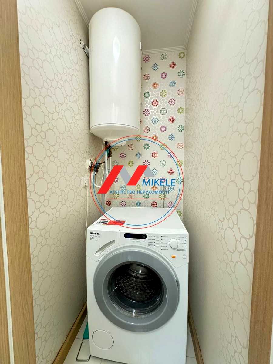 1834168931487529