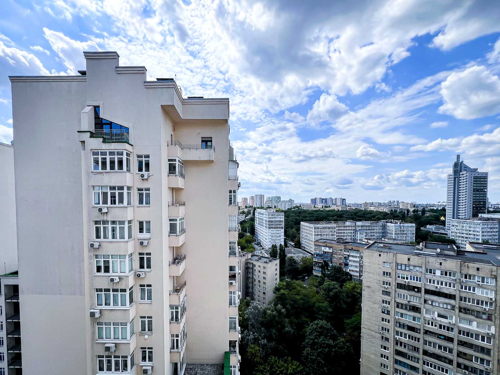 1807005071828632