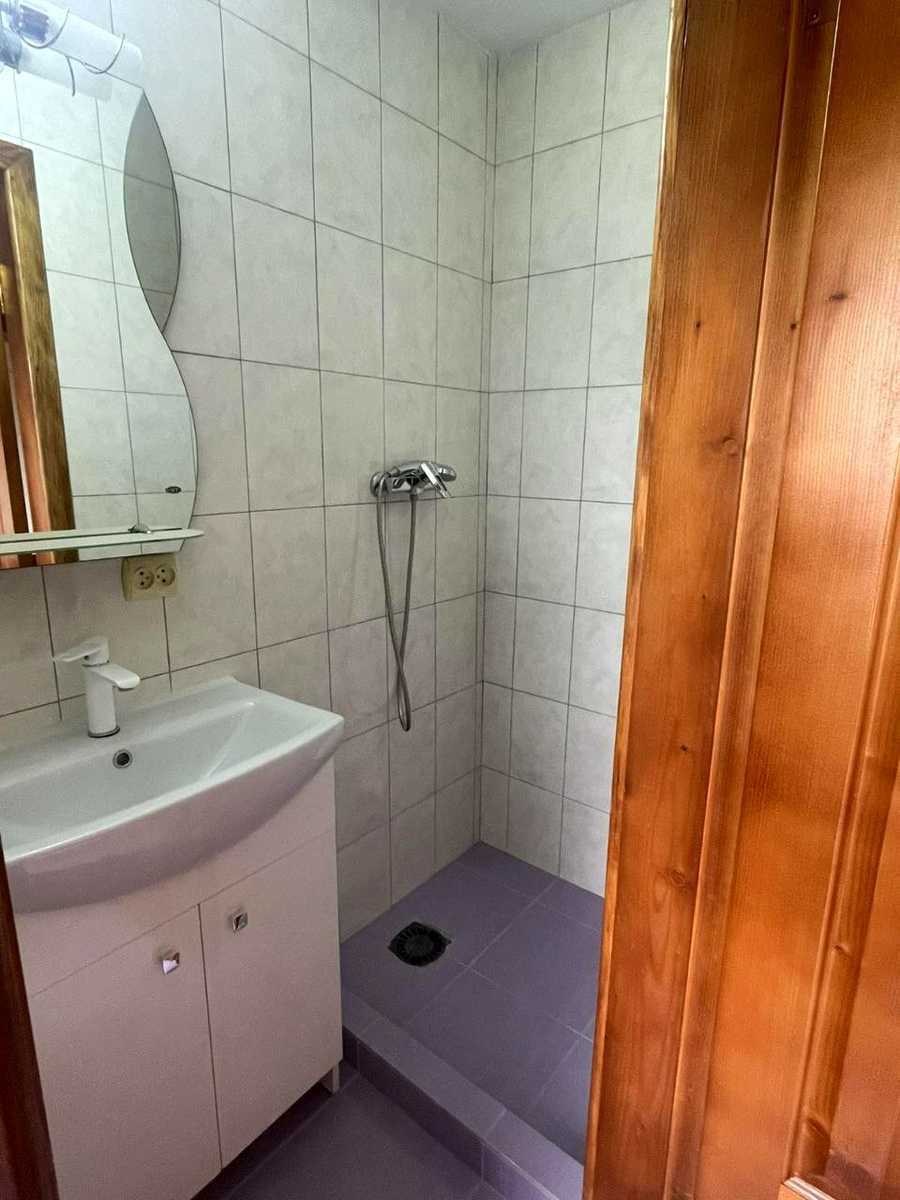1827676224600727
