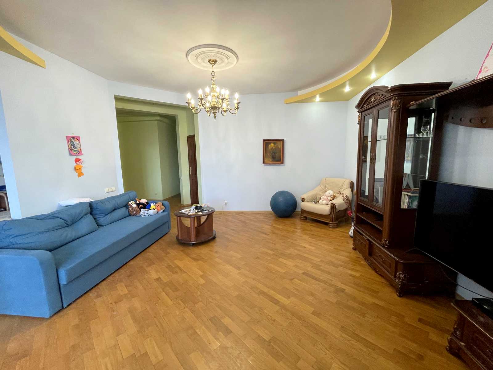 1833008002550571