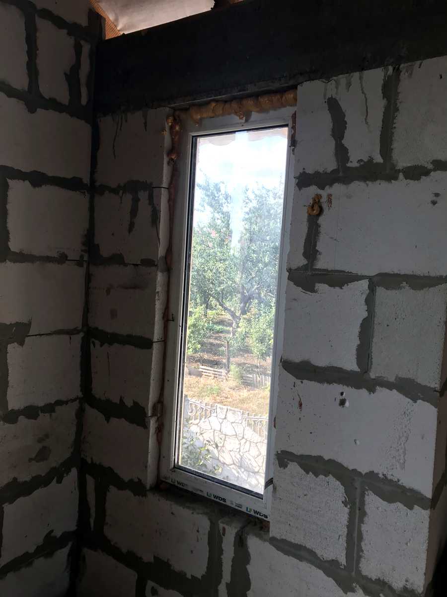 1810089699376472