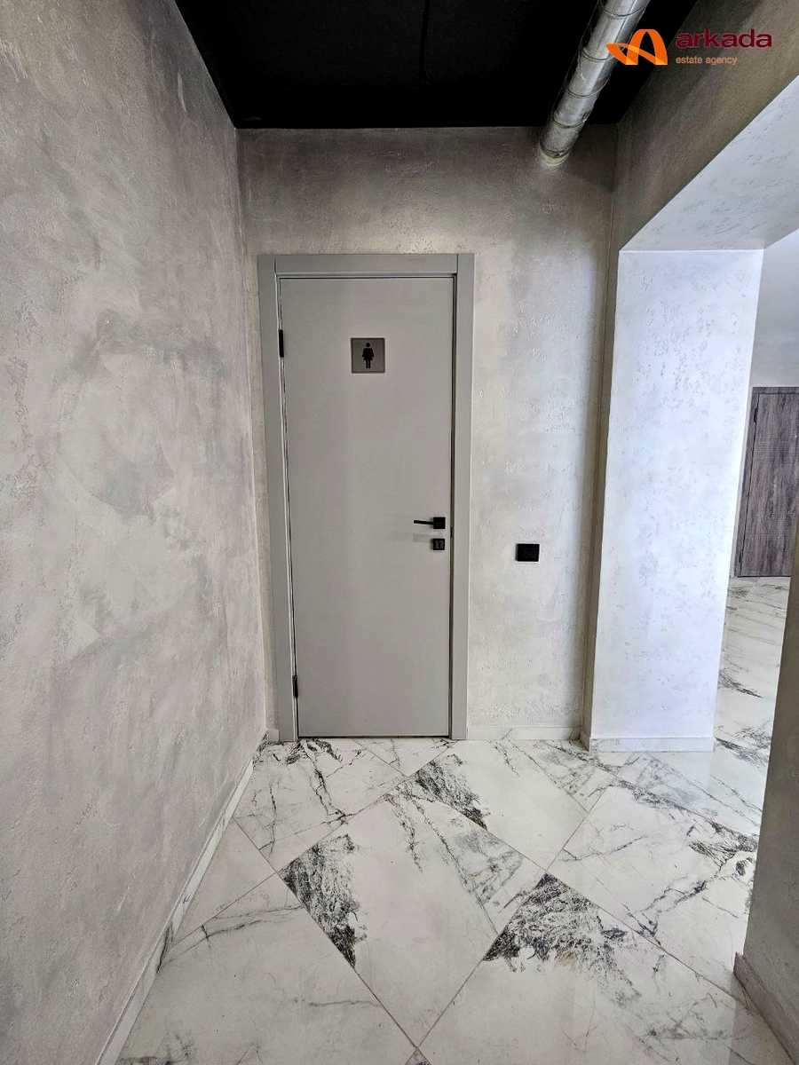1845968342190637