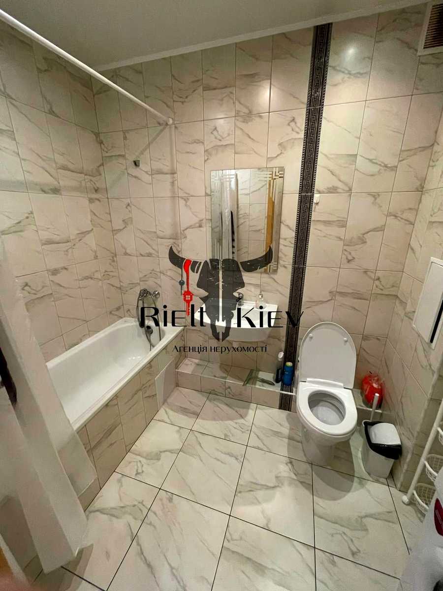 1770078778658751