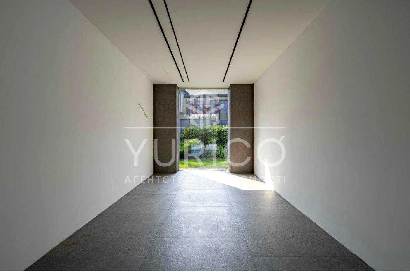 1851285742870030