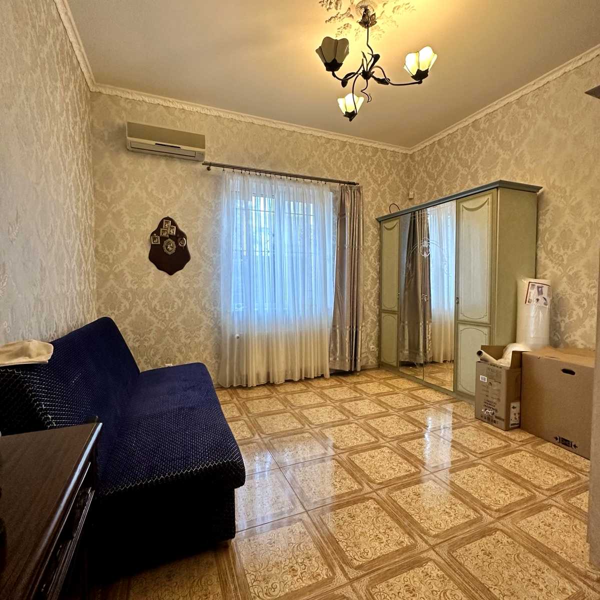 1840175400717375