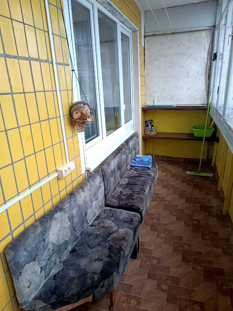 1817048546281375