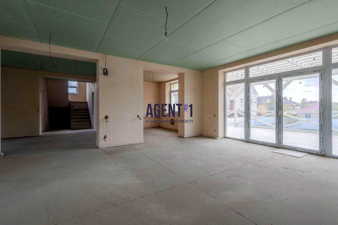 1832626972332560