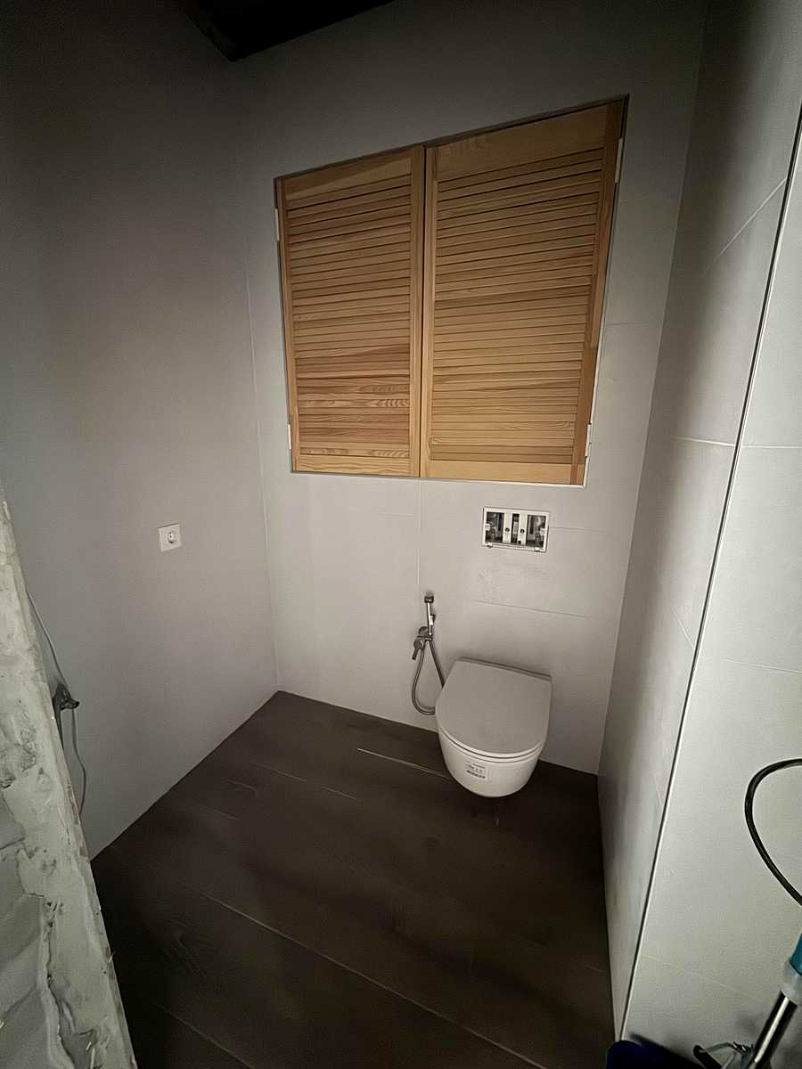 1832994671725625