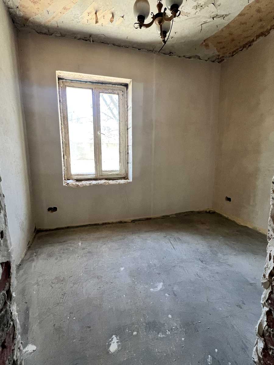 1825143211796837