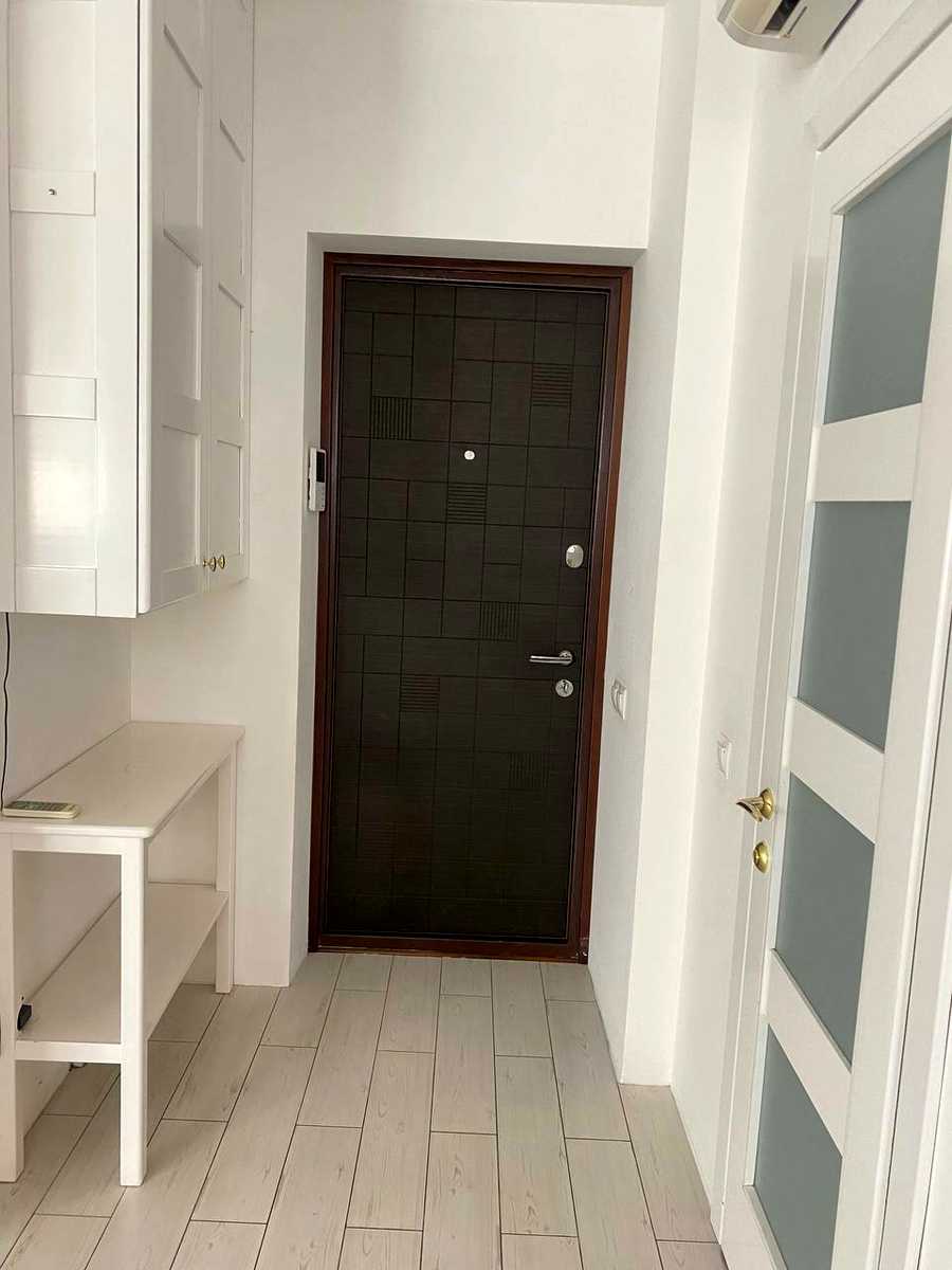 1763501795462369