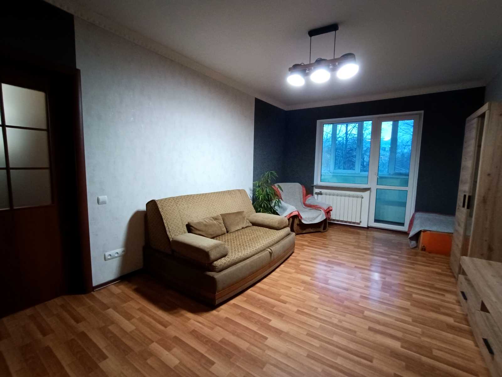 1827045699804758