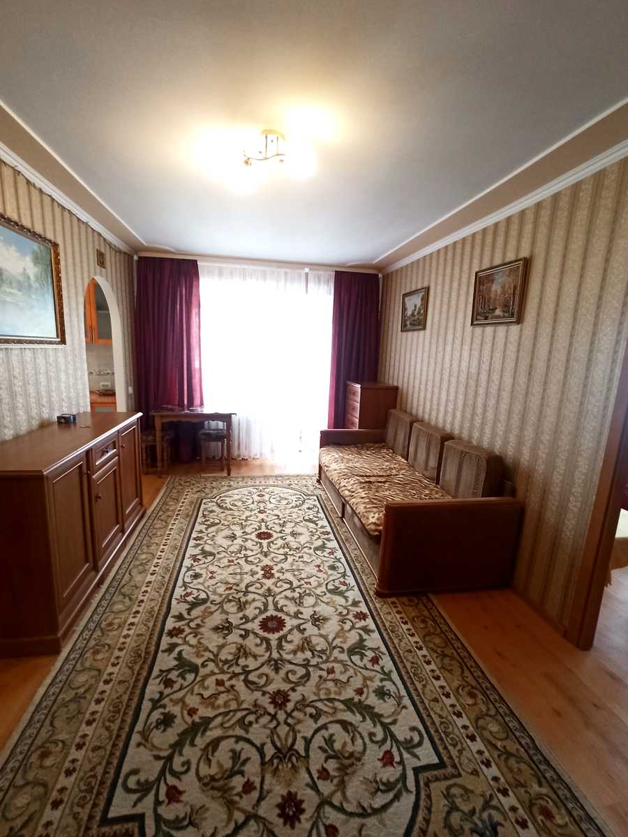 1829681302710496