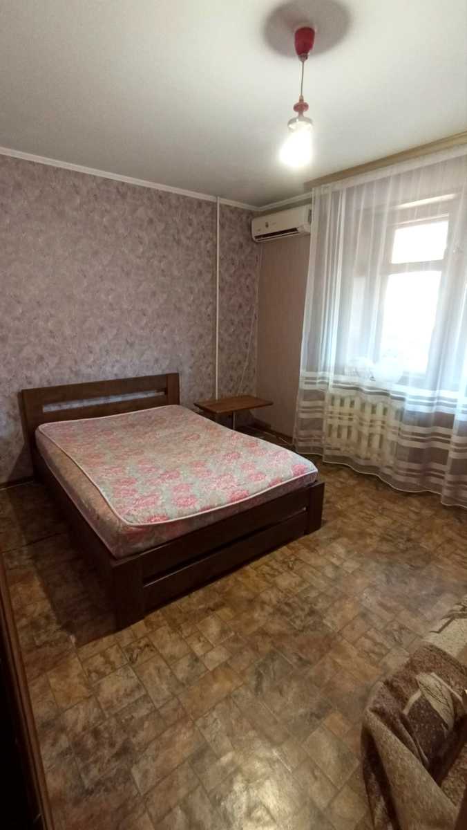 1782557565621875