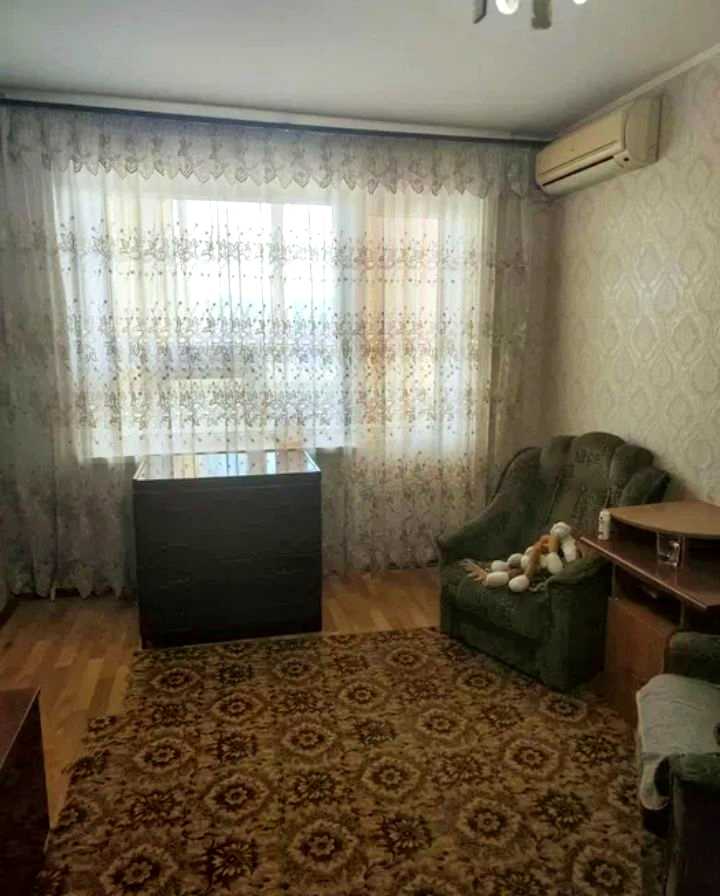 1823034875650995