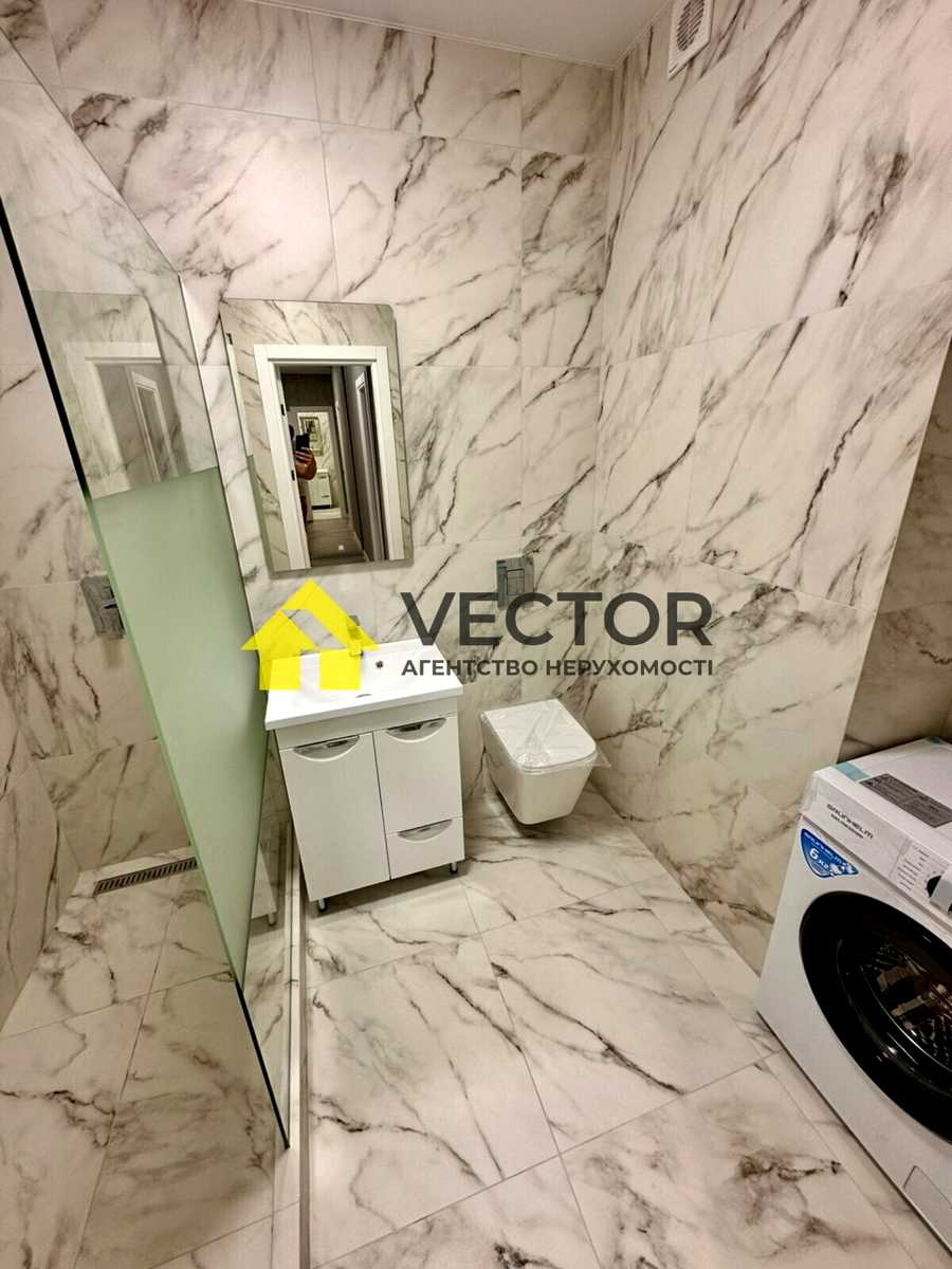 1838603931384944