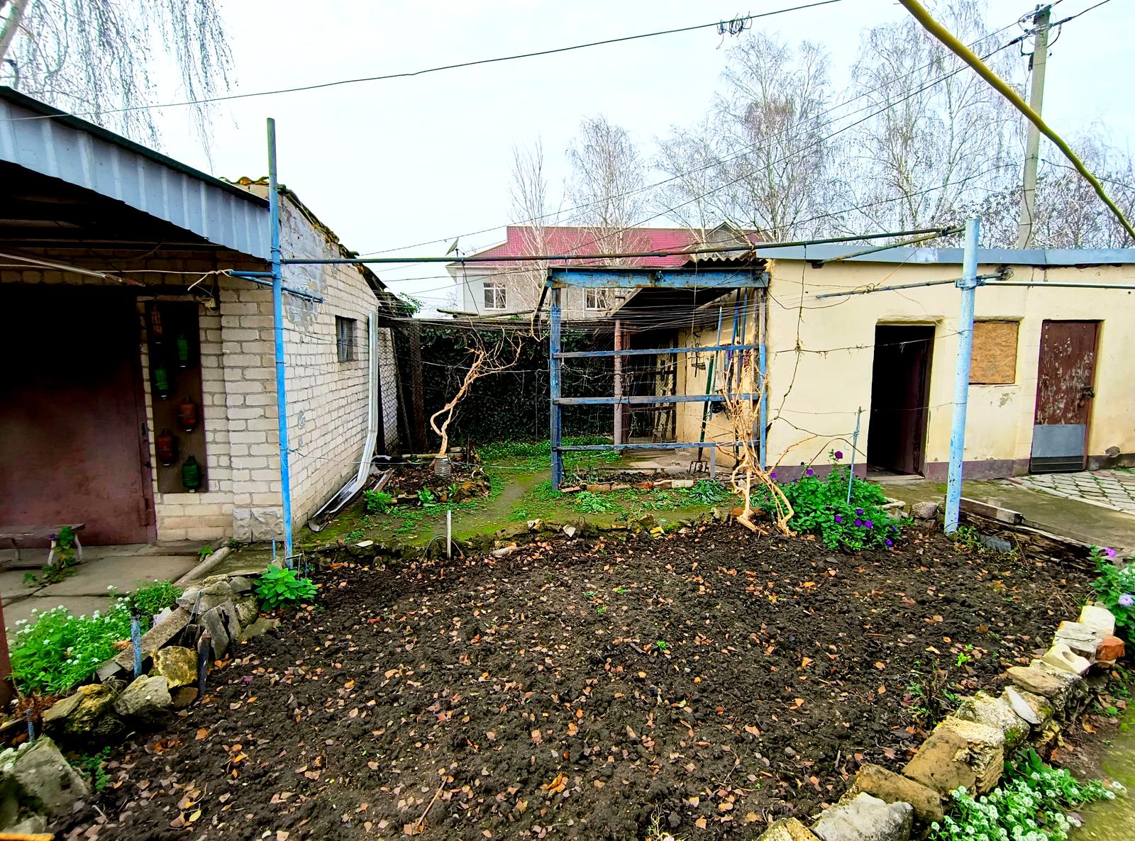 1850781462022671