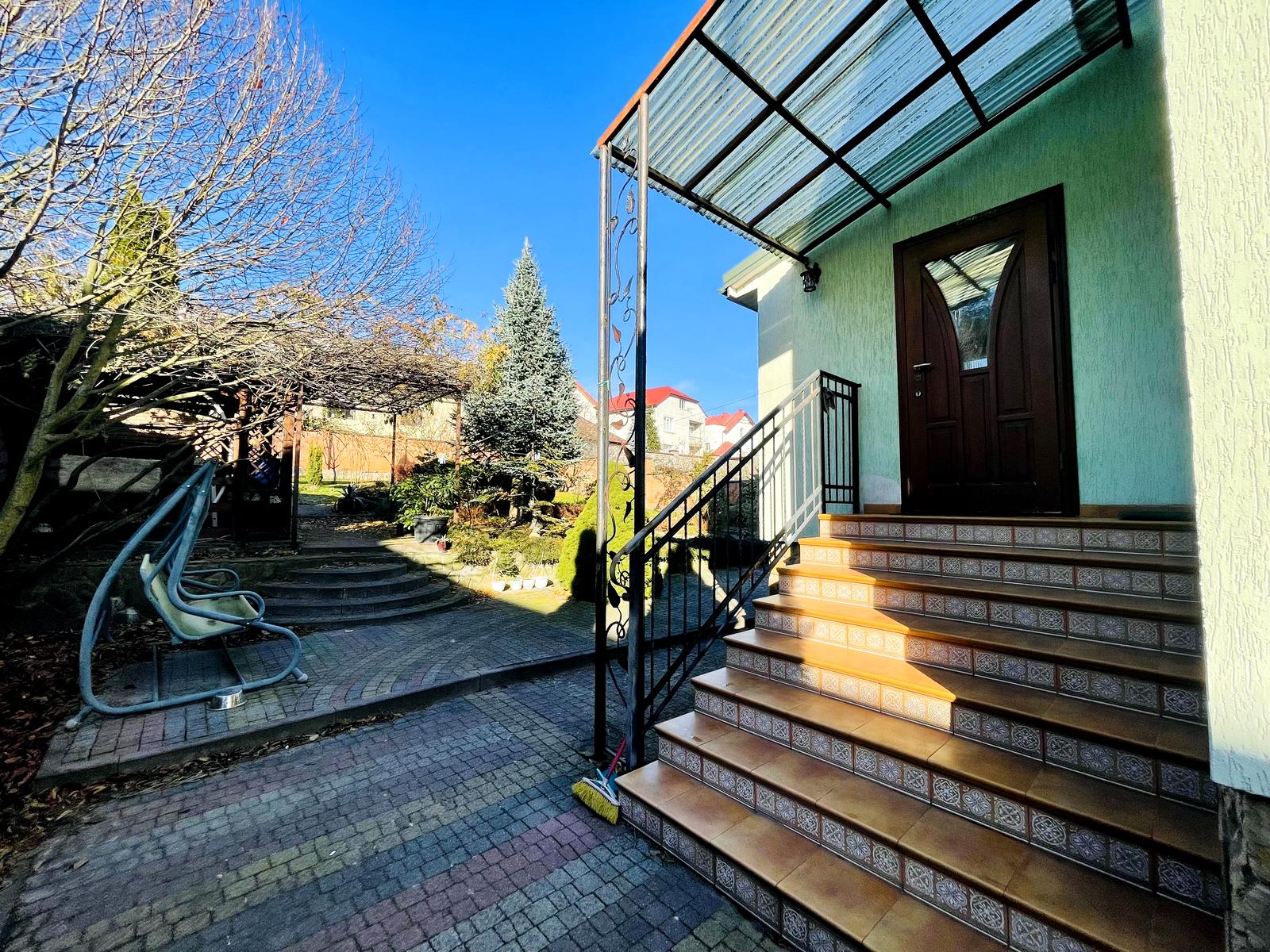 Дом по адресу ул. Салютная (площадь 290 м²) - Atlanta.ua - фото 2