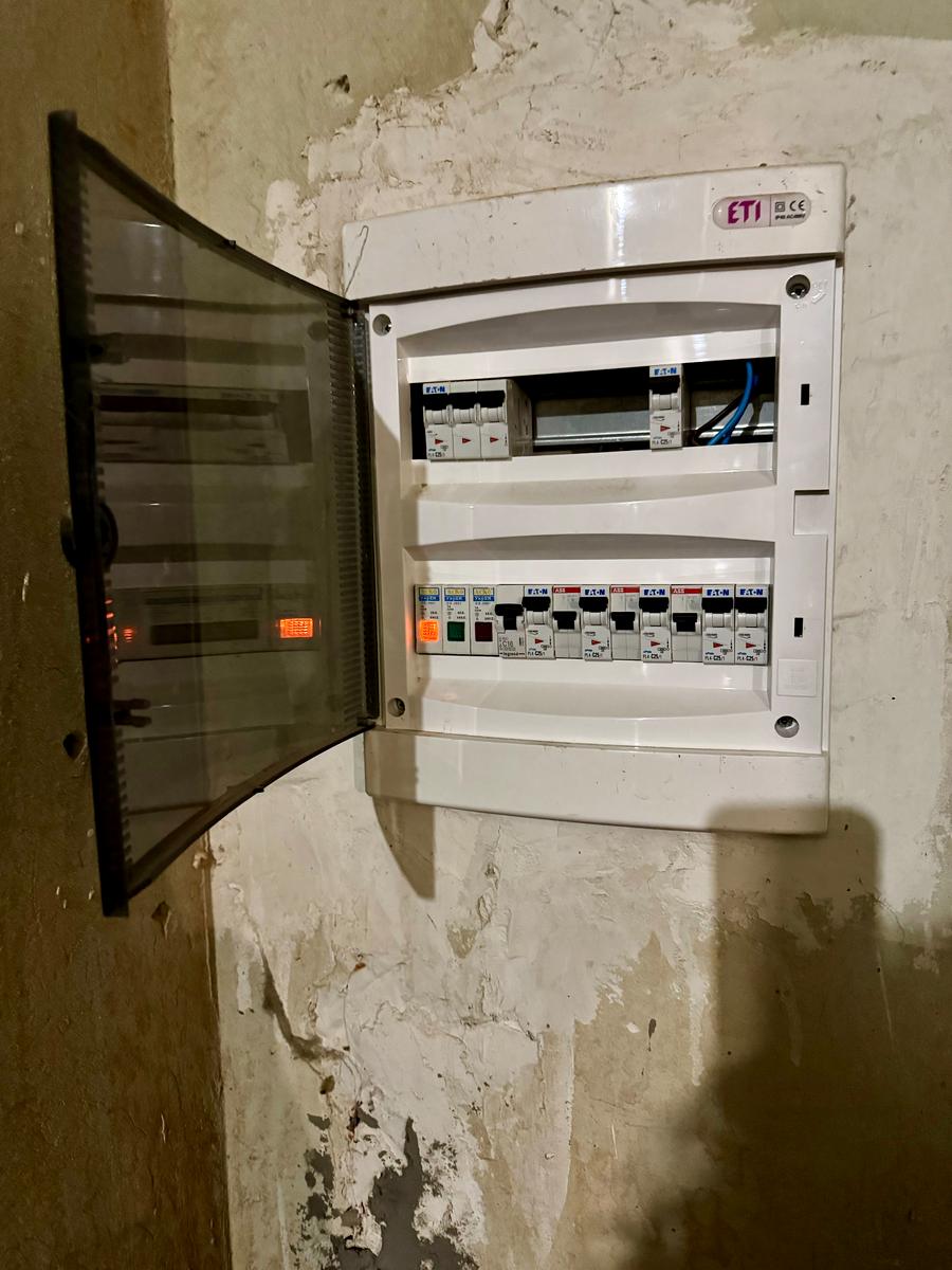 1851214309505725