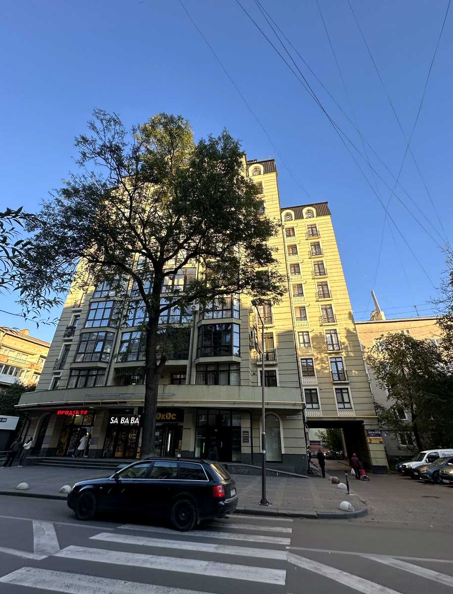 1851302465573370