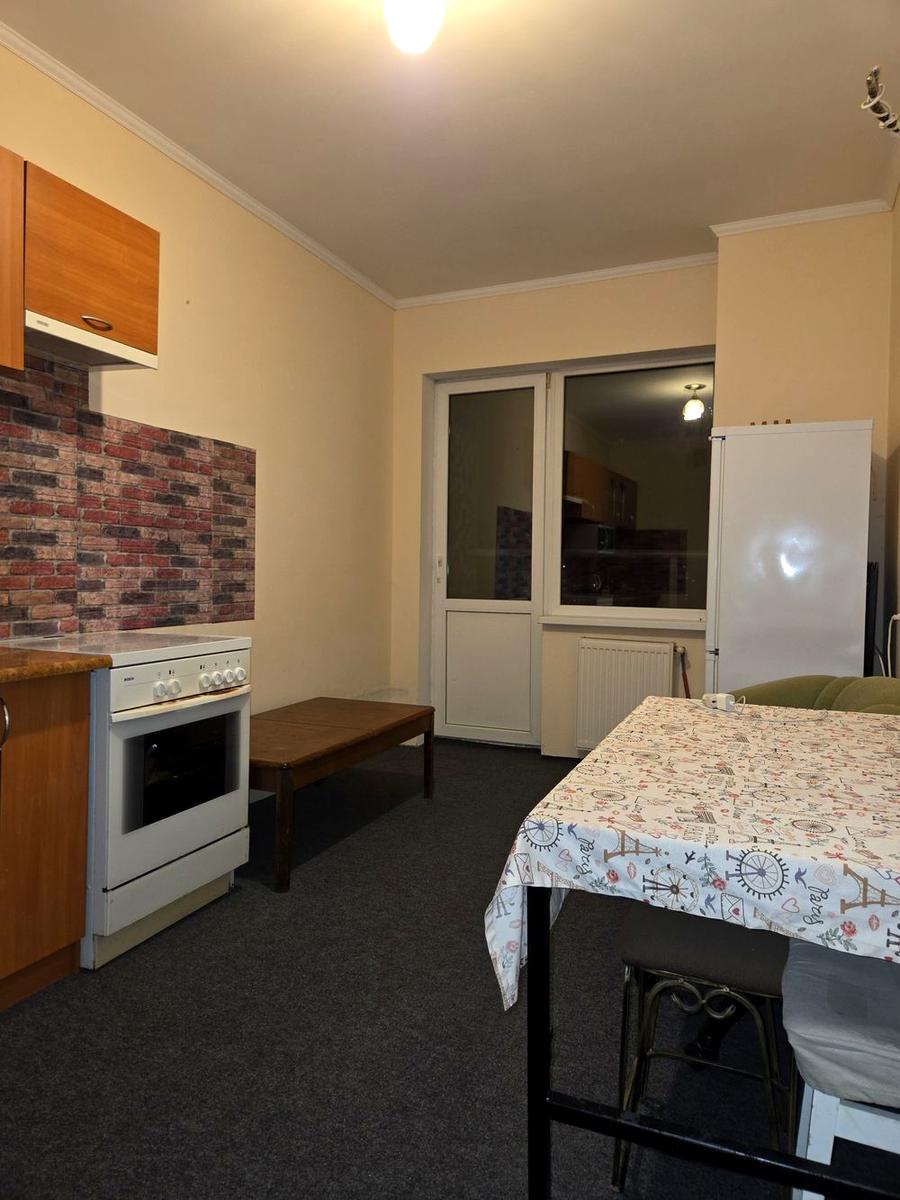 1851386642610784