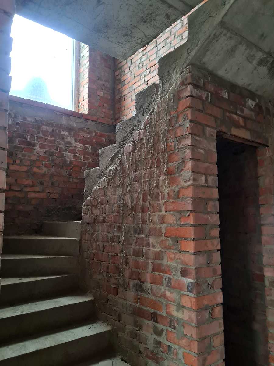 1851404848707303