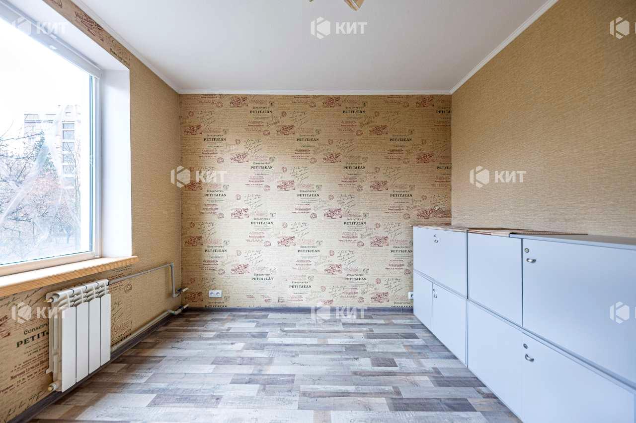 1851586304030653