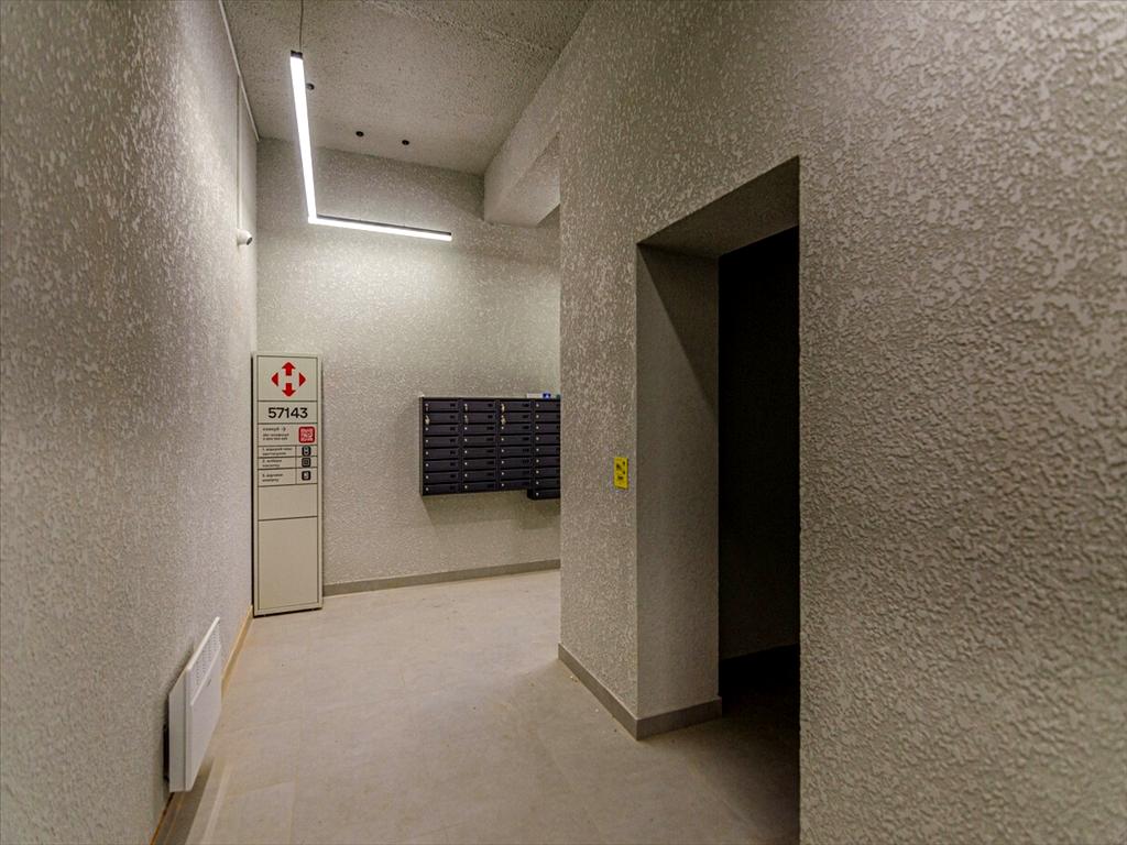 1851586833212661