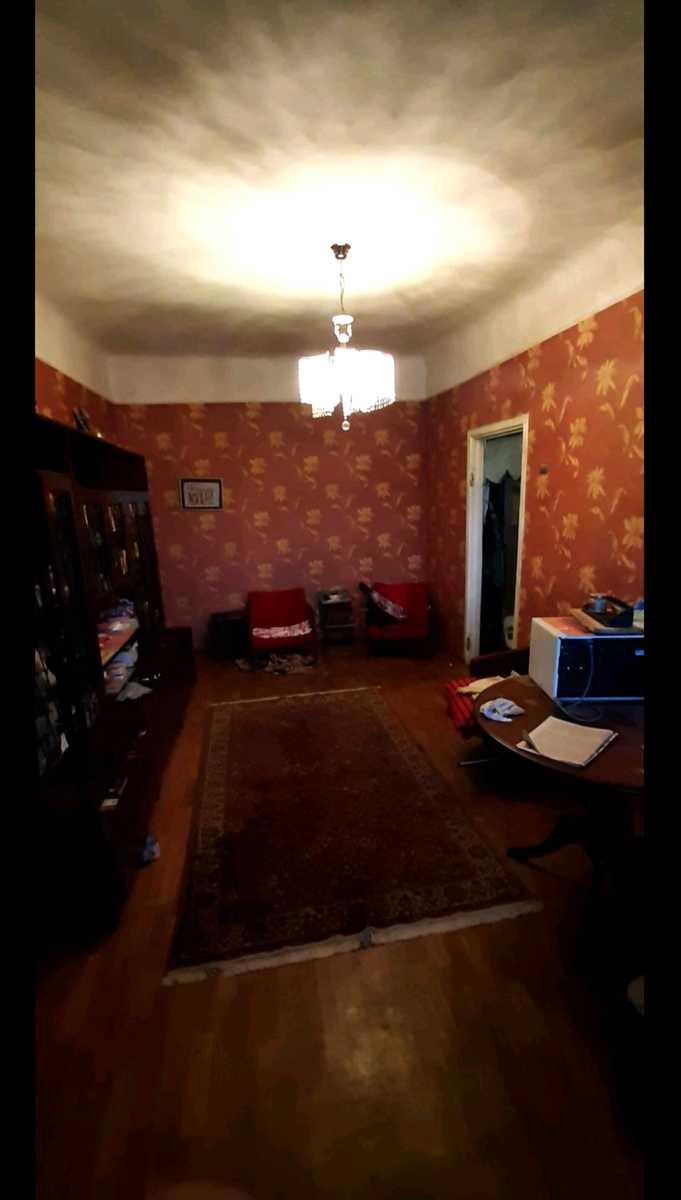 1851782875941116