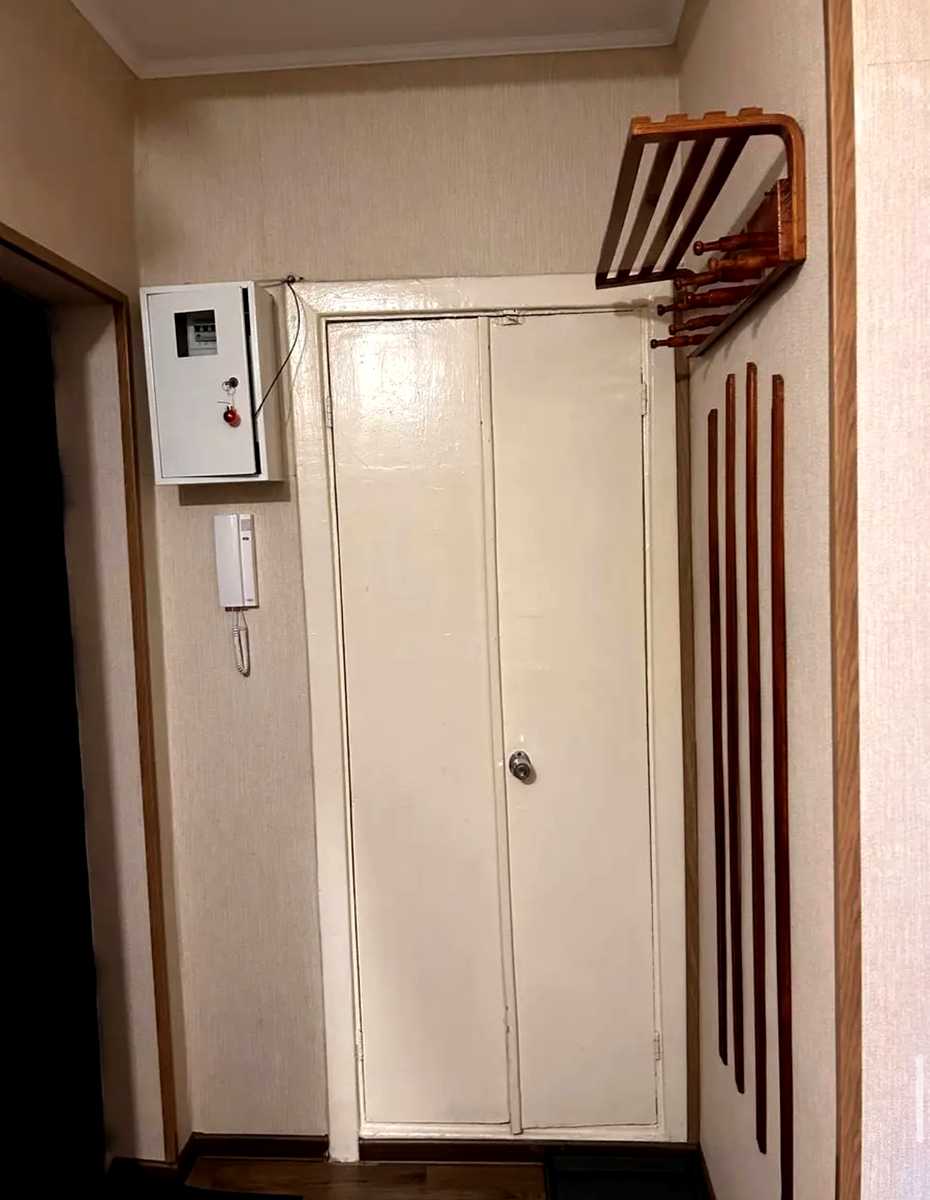 1851796569756297