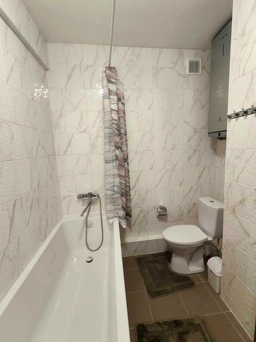 1851933770560172