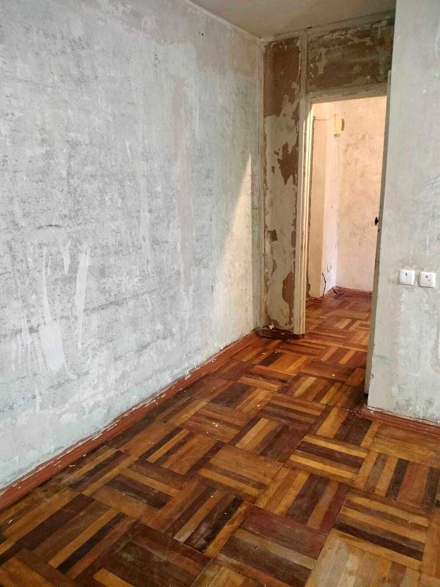 1852048916606304