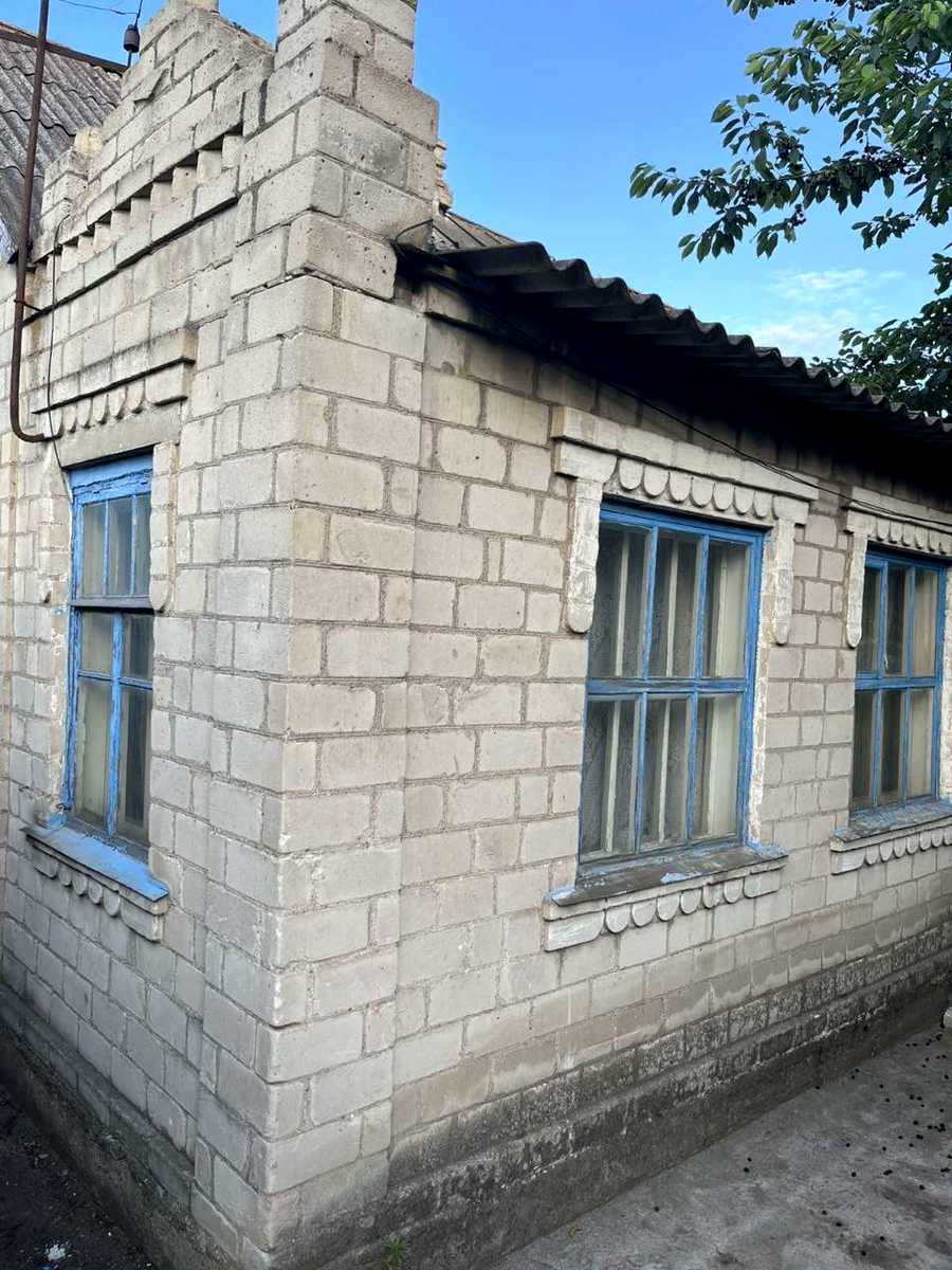 1852332853295952