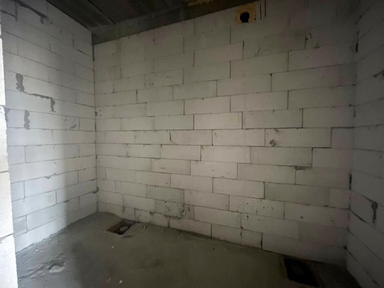 1852410848238528