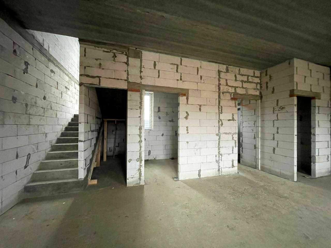 1852451845706290