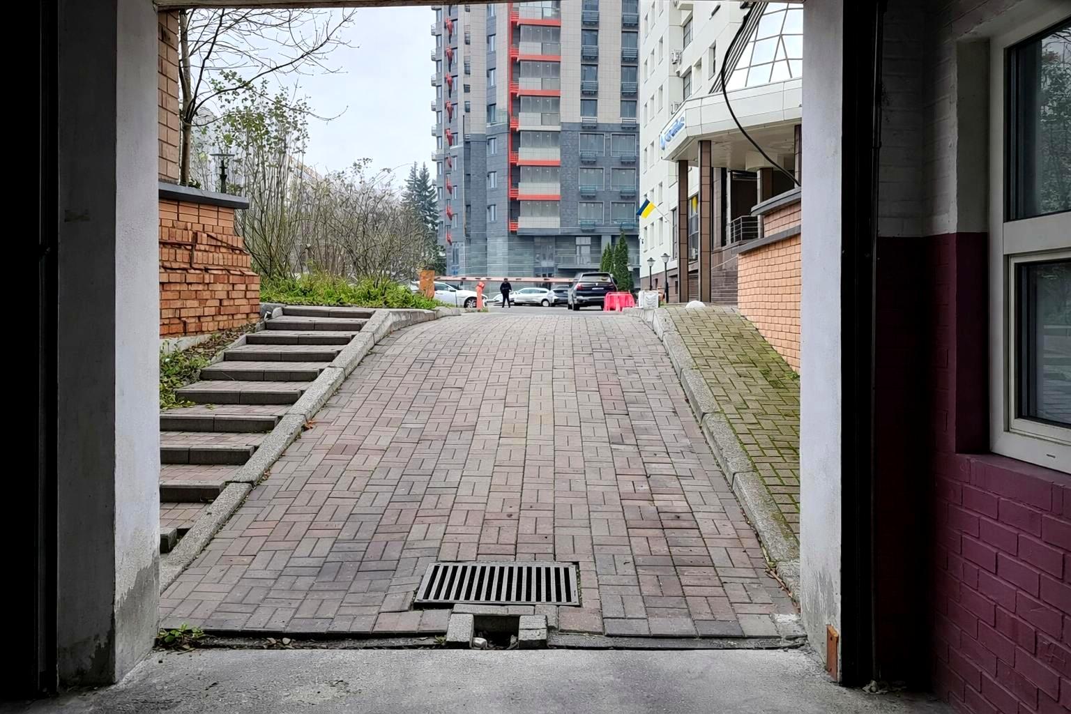 1852834123460810