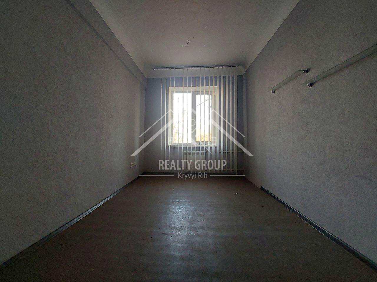 1853021653382475