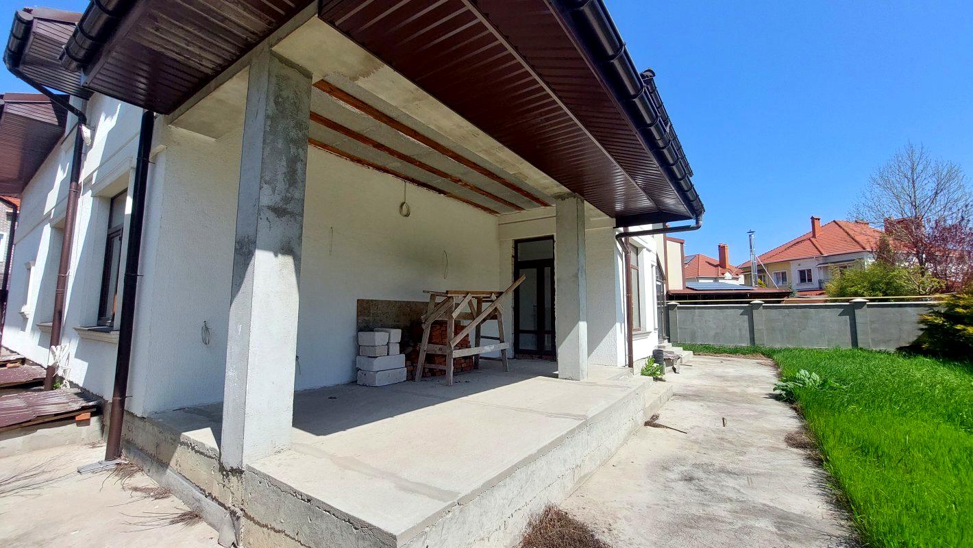 Дом по адресу ул. Дмитриевская (площадь 450 м²) Дом по адресу ул. Дмитриевская (площадь 450 м²) - Atlanta.ua