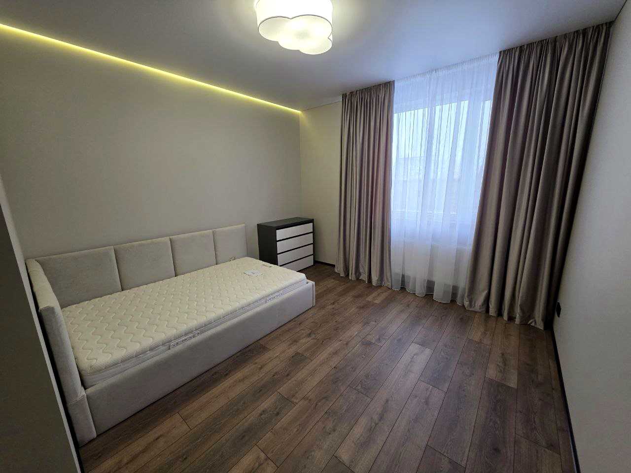 1853587402291804