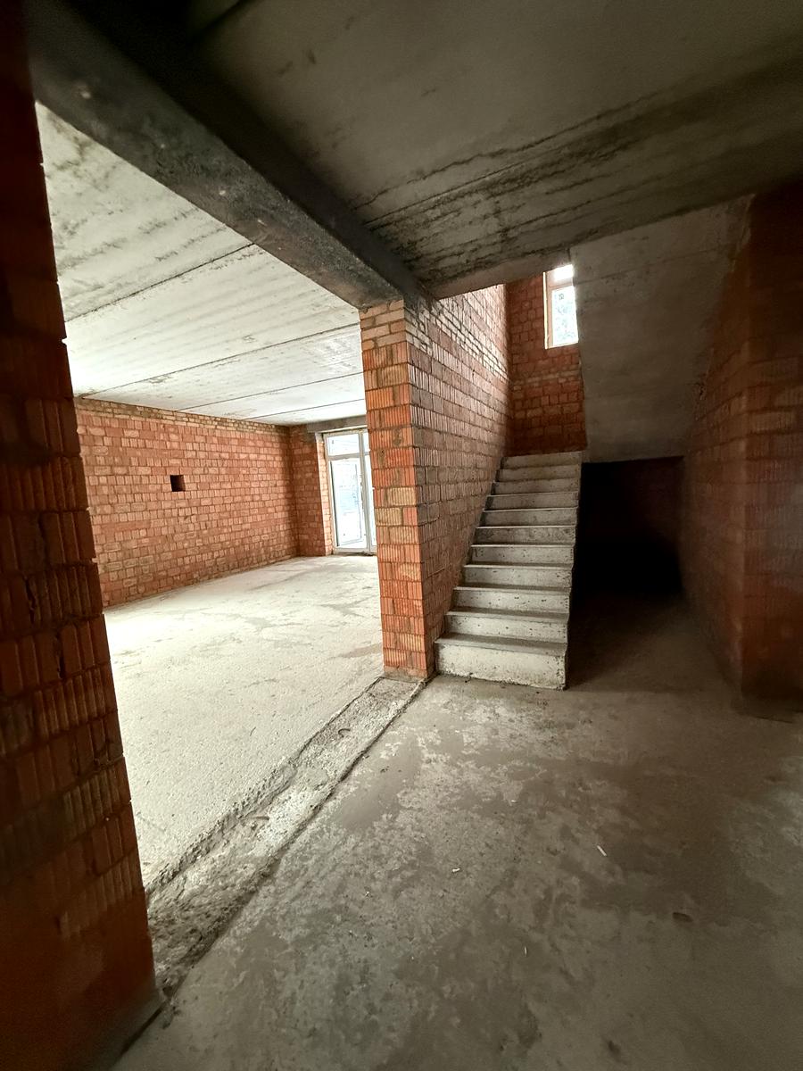 1853643854180292