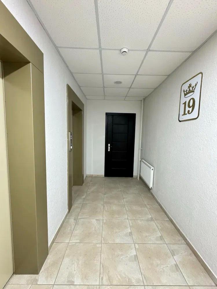 1853741018931358