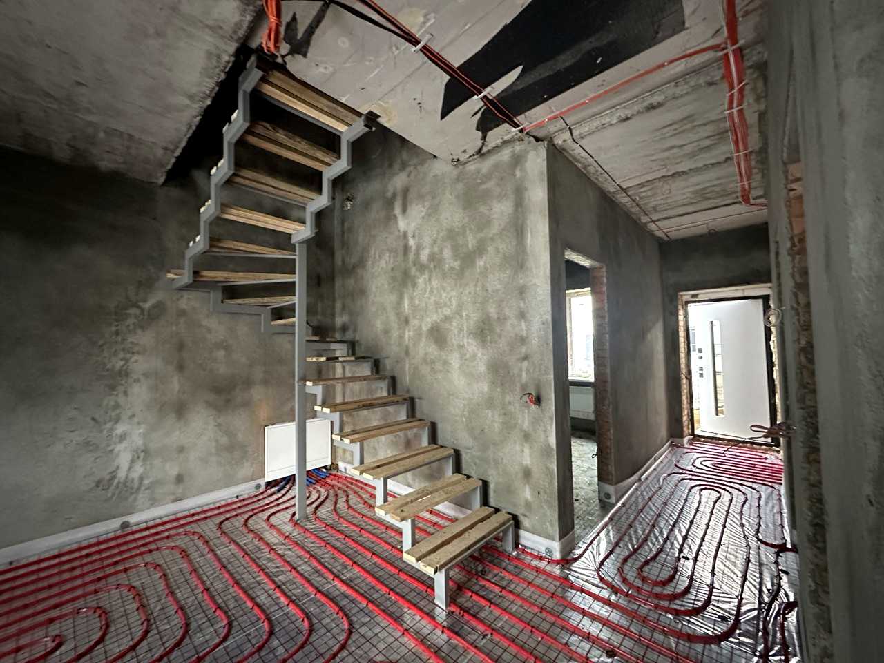 1853766831818436