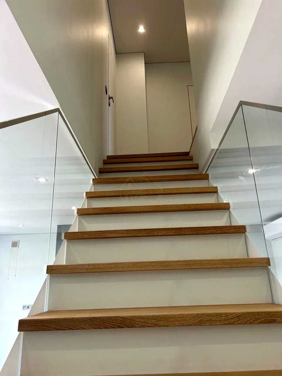 1853830906205262