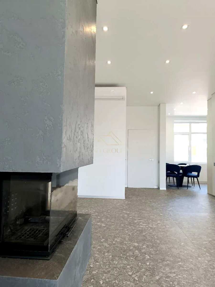 1853830907981648