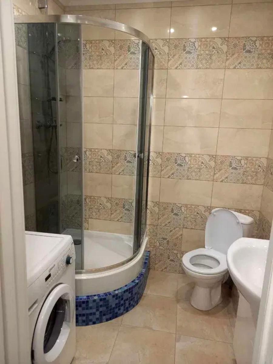 1853835963571653