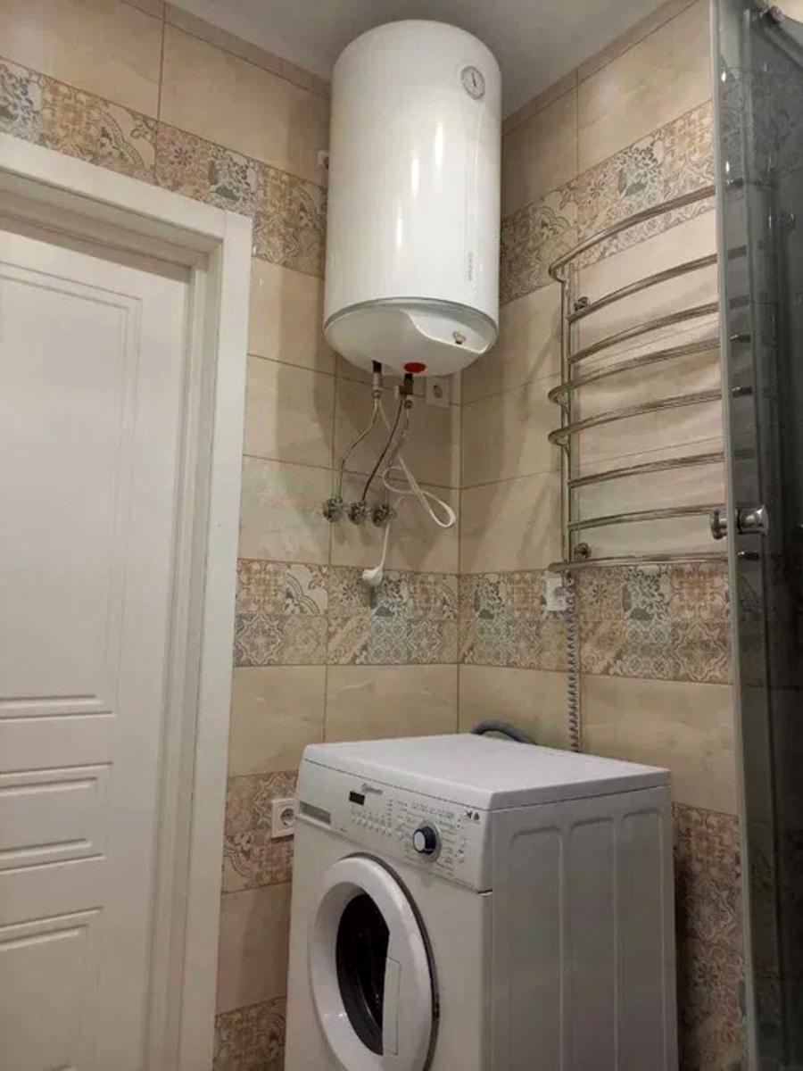 1853835968259603